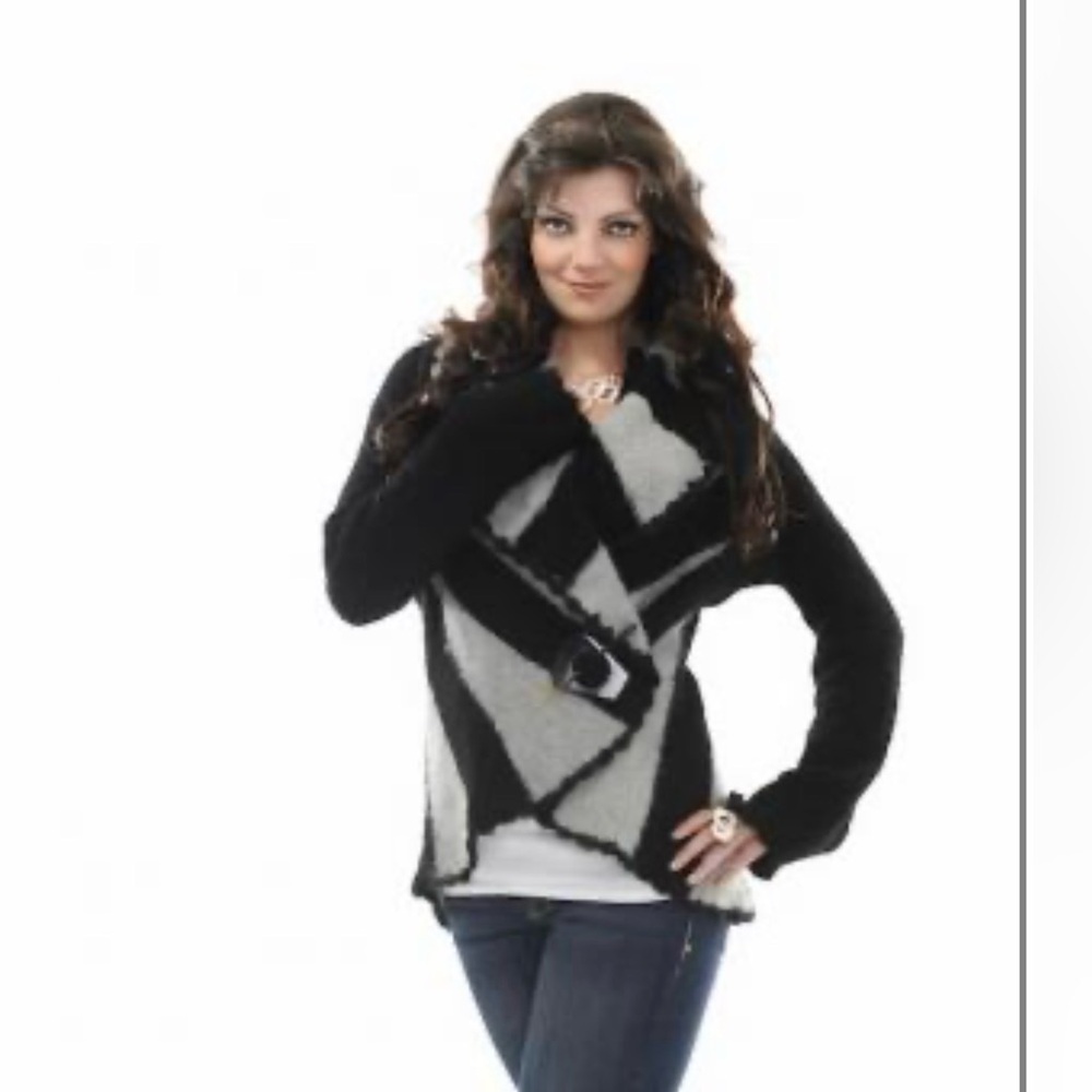 La Llama 100% Alpaca Wool Sweater